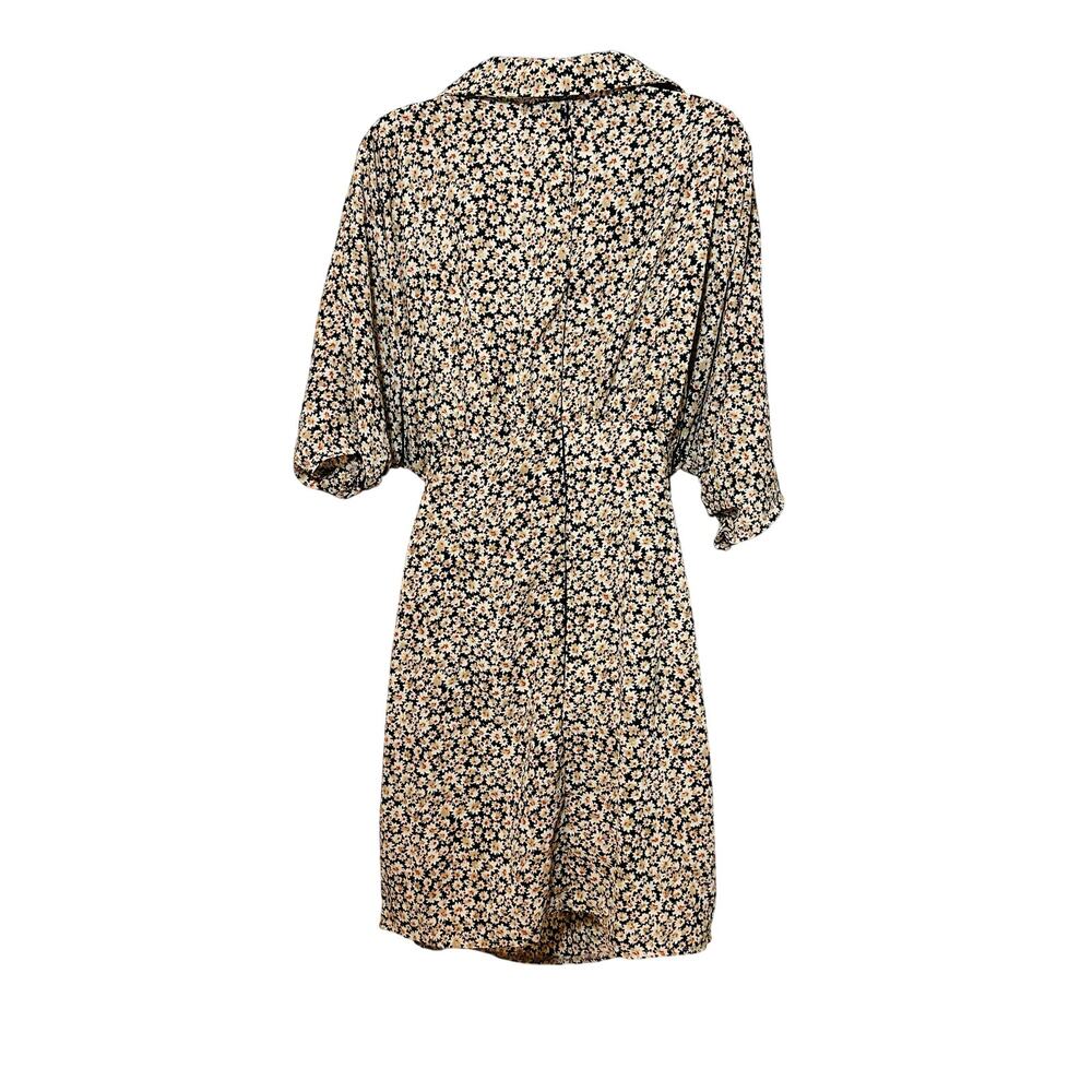 Plus Size Ditsy Floral Cut Out Shirt Dress - Picture 4 of 5